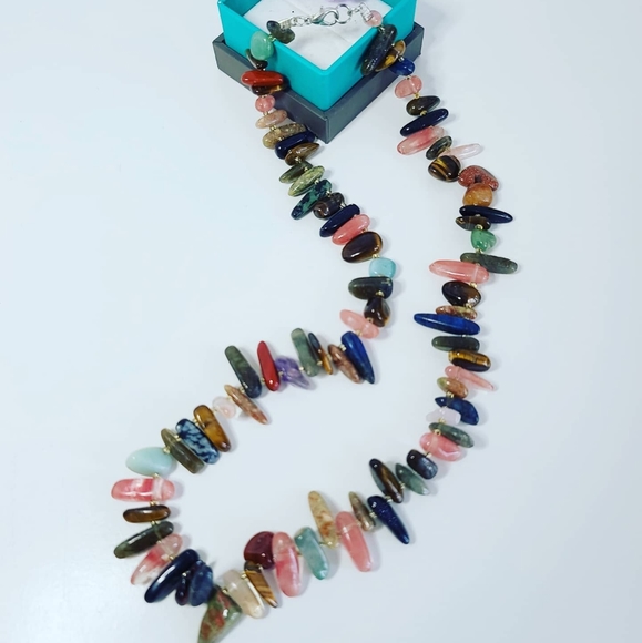 Mixed Natural Crystals necklace - Picture 2 of 3